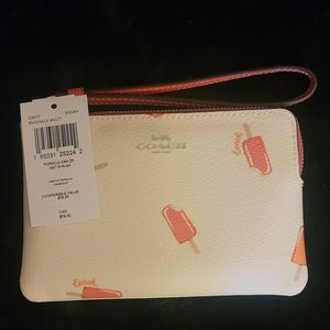 NWT/COACH WRISTLET